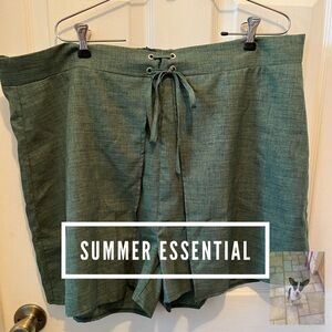 Women’s SHEIN Curve Green Shorts, Sz 4XL